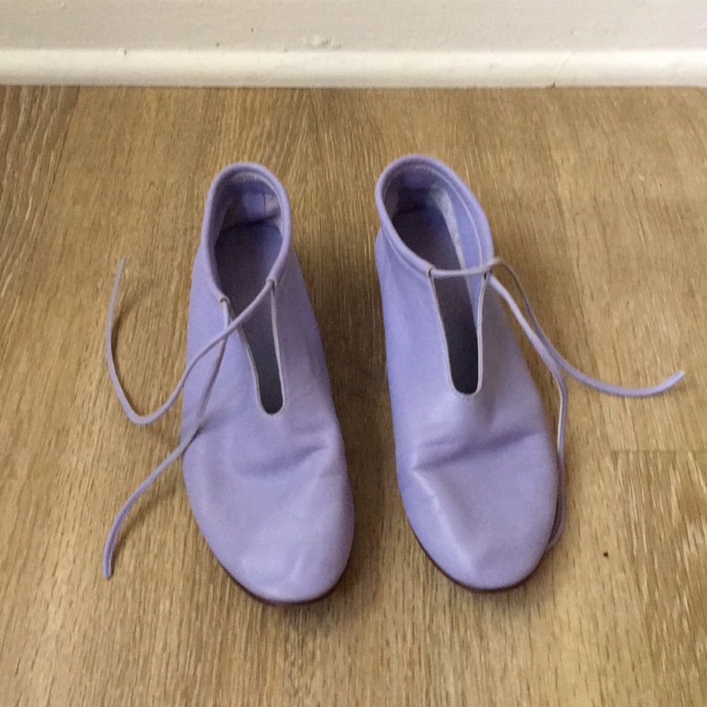 Periwinkle Martiniano laced leather bootie 35